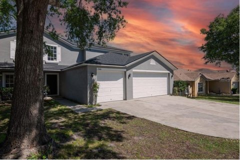 House in Clermont, Florida 4 bedrooms, 262.73 sq.m. № 2214789 - photo 3