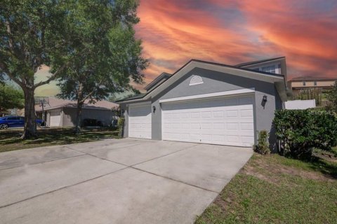 House in Clermont, Florida 4 bedrooms, 262.73 sq.m. № 2214789 - photo 2