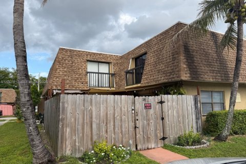 Adosado en Hialeah, Florida 2 dormitorios, 135.82 m2 № 2071242