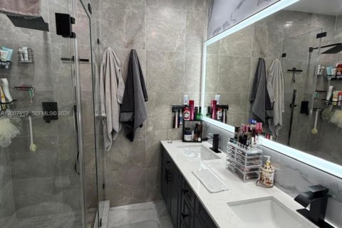 Adosado en alquiler en Hialeah, Florida, 2 dormitorios, 135.82 m2 № 2071242 - foto 23