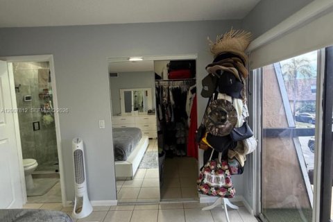 Adosado en alquiler en Hialeah, Florida, 2 dormitorios, 135.82 m2 № 2071242 - foto 21