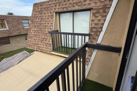 Adosado en alquiler en Hialeah, Florida, 2 dormitorios, 135.82 m2 № 2071242 - foto 27