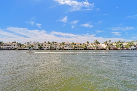 Copropriété à vendre à Hollywood, Floride: 1 chambre, 79.71 m2 № 950111 - photo 1