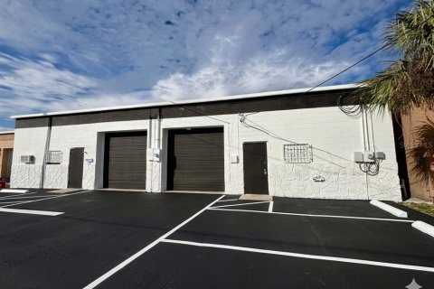 Immobilier commercial à Saint Petersburg, Floride 538.46 m2 № 2135354
