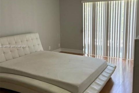 Снять в аренду кондоминиум в Корал-Спрингс, Флорида 2 спальни, 100.8м2, № 2006058 - фото 5