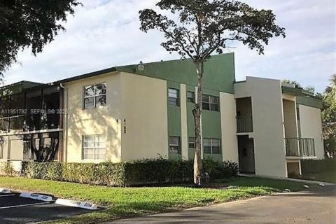 Кондоминиум с 2 спальнями в Корал-Спрингс, Флорида № 2006058