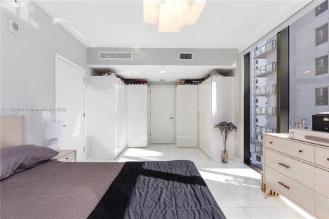 Condo in Miami, Florida, 2 bedrooms № 1954540 - photo 18