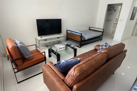 Copropriété à louer à Miami Beach, Floride: 51.1 m2 № 1962368 - photo 16