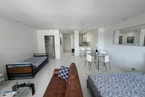 Copropriété à louer à Miami Beach, Floride: 51.1 m2 № 1962368 - photo 17