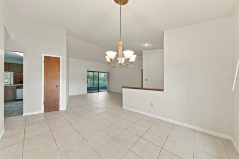 Villa ou maison à vendre à Valrico, Floride: 3 chambres, 167.41 m2 № 2437369 - photo 4