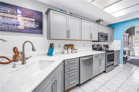 Adosado en venta en Saint Petersburg, Florida, 3 dormitorios, 180.23 m2 № 1782890 - foto 15