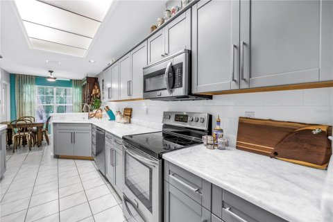 Adosado en venta en Saint Petersburg, Florida, 3 dormitorios, 180.23 m2 № 1782890 - foto 14