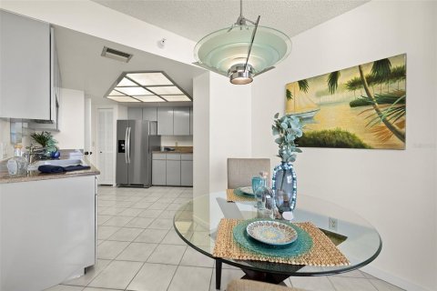 Condo in Gulfport, Florida, 2 bedrooms  № 1820796 - photo 19