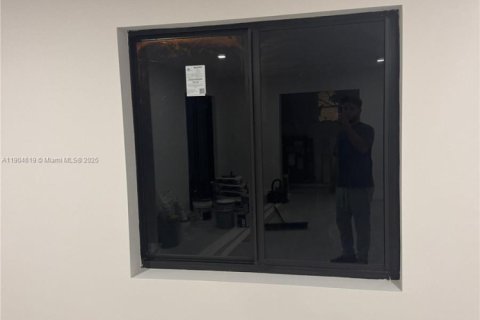 Снять в аренду виллу или дом в Майами, Флорида 6 спален, 222.97м2, № 1955123 - фото 22