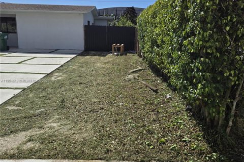 Снять в аренду виллу или дом в Майами, Флорида 6 спален, 222.97м2, № 1955123 - фото 6