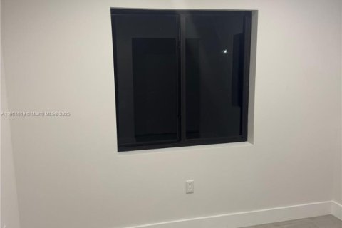 Снять в аренду виллу или дом в Майами, Флорида 6 спален, 222.97м2, № 1955123 - фото 16