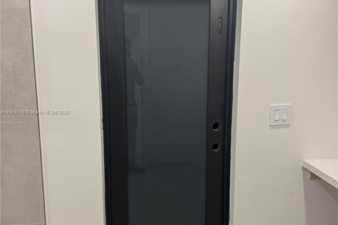 Снять в аренду виллу или дом в Майами, Флорида 6 спален, 222.97м2, № 1955123 - фото 8