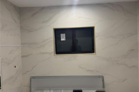 Снять в аренду виллу или дом в Майами, Флорида 6 спален, 222.97м2, № 1955123 - фото 24