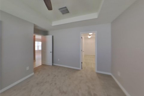 Villa ou maison à louer à Gibsonton, Floride: 4 chambres, 151.9 m2 № 2416411 - photo 5