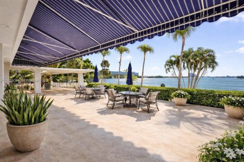 Condo in Sunny Isles Beach, Florida, 2 bedrooms  № 2047832 - photo 23