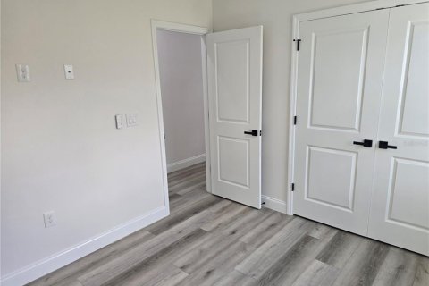 Купить виллу или дом в Норт-Порт, Флорида 8 комнат, 181.53м2, № 2420358 - фото 21