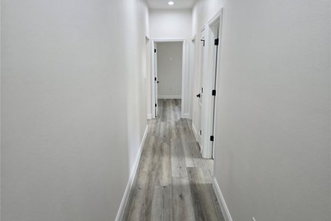 Купить виллу или дом в Норт-Порт, Флорида 8 комнат, 181.53м2, № 2420358 - фото 24