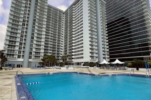 Купить кондоминиум в Халландейл-Бич, Флорида 2 спальни, 115.94м2, № 1814191 - фото 18