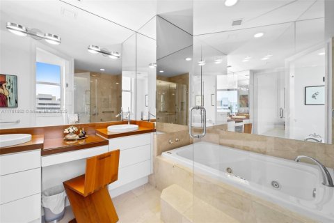 Condo in Coral Gables, Florida, 3 bedrooms  № 1691641 - photo 13