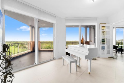 Condo in Coral Gables, Florida, 3 bedrooms  № 1691641 - photo 5