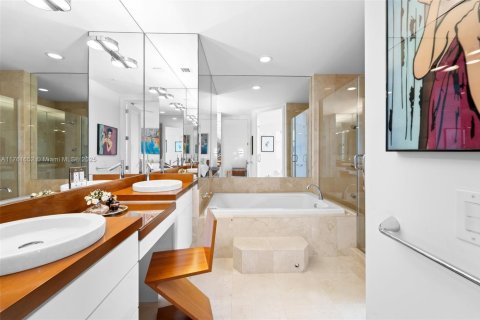 Condo in Coral Gables, Florida, 3 bedrooms  № 1691641 - photo 12