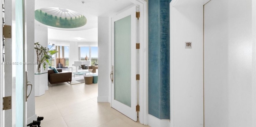 Condo in Coral Gables, Florida, 3 bedrooms  № 1691641