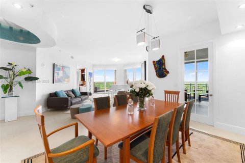 Condo in Coral Gables, Florida, 3 bedrooms  № 1691641 - photo 3
