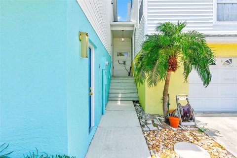 House in Holiday, Florida 3 bedrooms, 171.68 sq.m. № 1802006 - photo 26