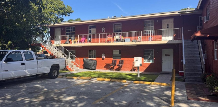 Кондоминиум с 2 спальнями в Помпано-Бич, Флорида № 1969202