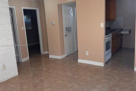 Снять в аренду кондоминиум в Помпано-Бич, Флорида 2 спальни, 418.71м2, № 1969202 - фото 4