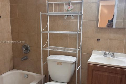 Снять в аренду кондоминиум в Помпано-Бич, Флорида 2 спальни, 418.71м2, № 1969202 - фото 5