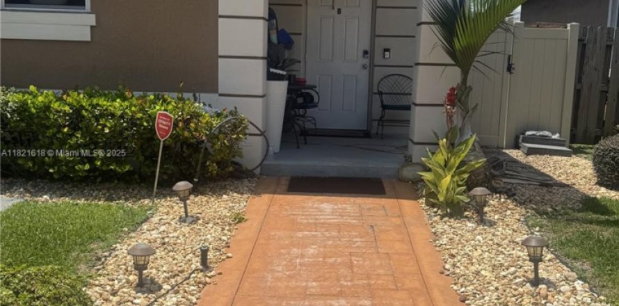 Villa ou maison à Oakland Park, Floride 3 chambres, 131.92 m2 № 1788775
