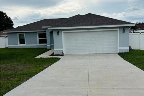 House in Ocala, Florida 3 bedrooms, 141.4 sq.m. № 2151165 - photo 2
