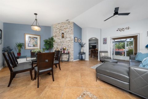 House in Kissimmee, Florida 3 bedrooms, 143.81 sq.m. № 1681801 - photo 10