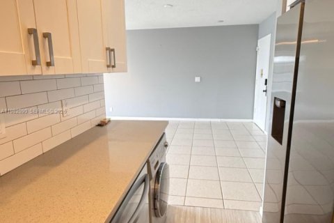 Condominio en alquiler en Fort Lauderdale, Florida, 2 dormitorios, 95.69 m2 № 2080192 - foto 5