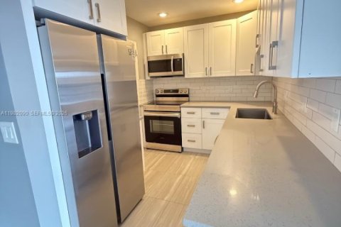 Condominio en alquiler en Fort Lauderdale, Florida, 2 dormitorios, 95.69 m2 № 2080192 - foto 6