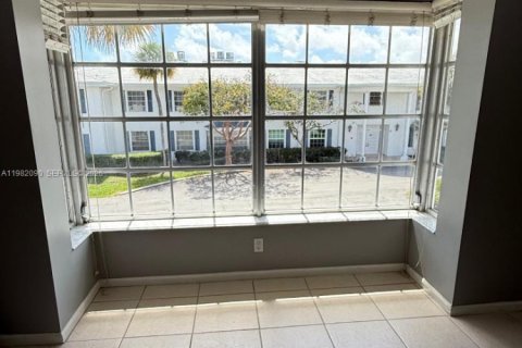 Condominio en alquiler en Fort Lauderdale, Florida, 2 dormitorios, 95.69 m2 № 2080192 - foto 11