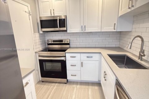 Condominio en Fort Lauderdale, Florida, 2 dormitorios  № 2080192