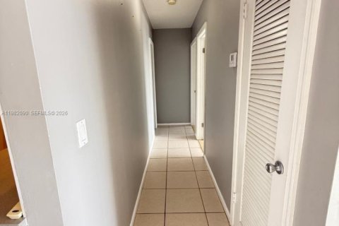 Condominio en alquiler en Fort Lauderdale, Florida, 2 dormitorios, 95.69 m2 № 2080192 - foto 14