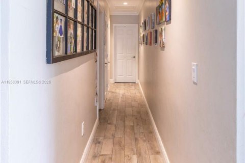 Villa ou maison à vendre à Miami, Floride: 3 chambres, 163.23 m2 № 2023568 - photo 15