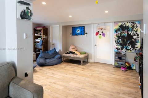 Villa ou maison à vendre à Miami, Floride: 3 chambres, 163.23 m2 № 2023568 - photo 7