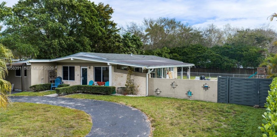 Villa ou maison à Miami, Floride 3 chambres, 163.23 m2 № 2023568