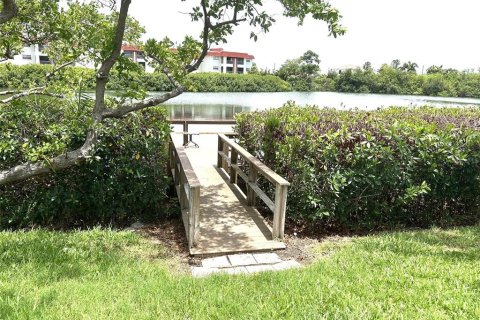 Condominio en venta en Saint Petersburg, Florida, 2 dormitorios, 105.44 m2 № 2202219 - foto 11