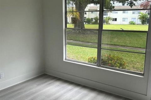 Condominio en venta en Saint Petersburg, Florida, 2 dormitorios, 105.44 m2 № 2202219 - foto 3