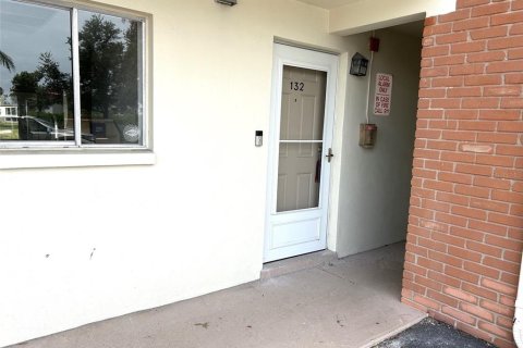 Condominio en venta en Saint Petersburg, Florida, 2 dormitorios, 105.44 m2 № 2202219 - foto 2